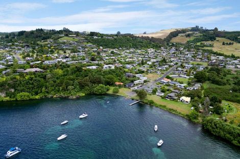 Photo of property in 33 Shera Street, Acacia Bay, Taupo, 3330