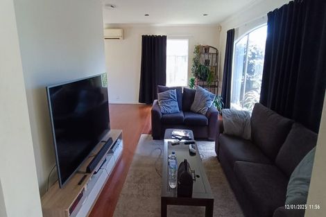 Photo of property in 20 Hillwell Drive, Henderson, Auckland, 0612