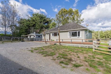 Photo of property in 64 Te Roto Road, Otaki, 5512