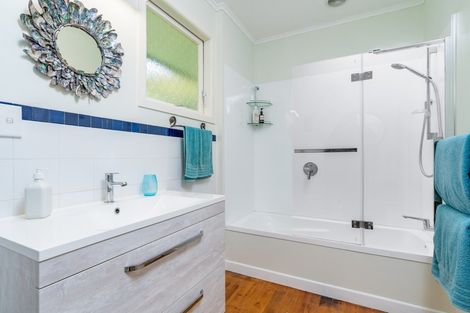 Photo of property in 122 Massey Road, Waipu, 0582