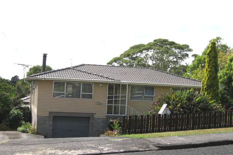 Photo of property in 8 Lex Avenue, Green Bay, Auckland, 0604