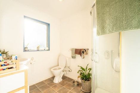 Photo of property in 37 Shamrock Street, Takaro, Palmerston North, 4412