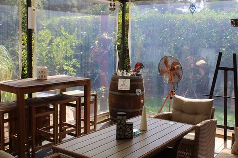 Photo of property in 14 Waimoko Glen, Swanson, Auckland, 0612