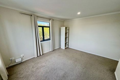 Photo of property in 112 Sunnyside Road, Sunnyvale, Auckland, 0612