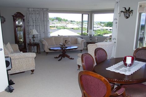 Photo of property in 2/72 Harvey Street, Waipahihi, Taupo, 3330