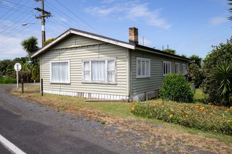 Photo of property in 2 Mahuta Road, Waitakaruru, Ngatea, 3576