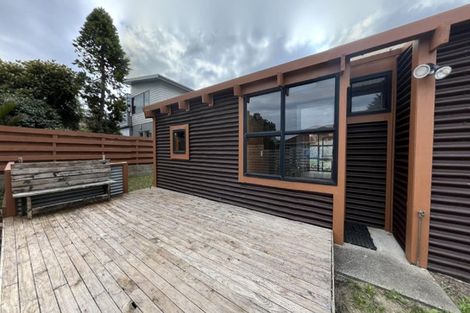 Photo of property in 102 Seaview Road, Paraparaumu Beach, Paraparaumu, 5032