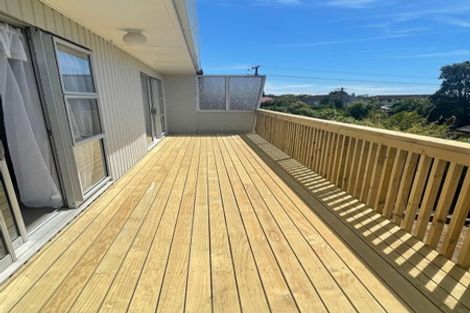 Photo of property in 2/100 Titirangi Road, New Lynn, Auckland, 0600