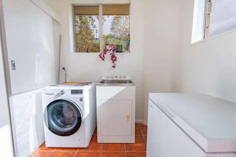 Photo of property in 60 Timaru Road, Waimate, 7924