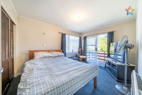 Photo of property in 88 Stokes Valley Road, Stokes Valley, Lower Hutt, 5019