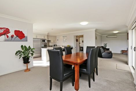 Photo of property in 15 Akaroa Road, Poraiti, Napier, 4112