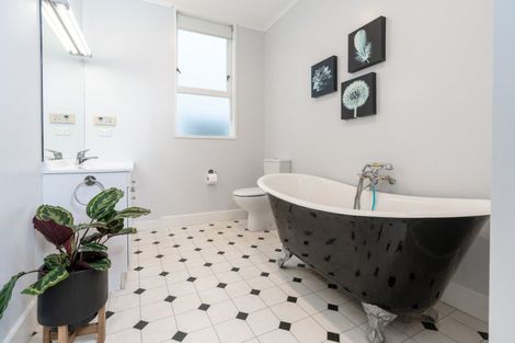 Photo of property in 23 Naughton Terrace, Kilbirnie, Wellington, 6022