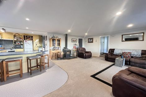 Photo of property in 24 Nore Street, Waihola, Milton, 9073