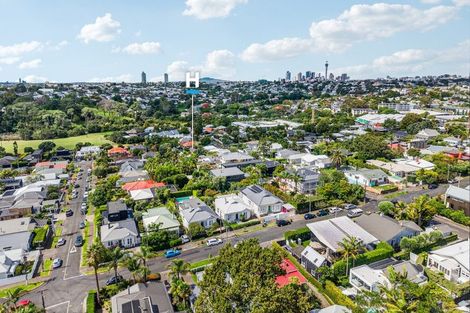 Photo of property in 20 Regina Street, Westmere, Auckland, 1022