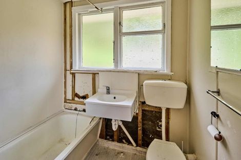 Photo of property in 35 Durham Street, Cannons Creek, Porirua, 5024