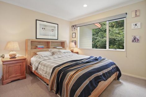 Photo of property in 16a Crispe Road, Clarks Beach, 2122