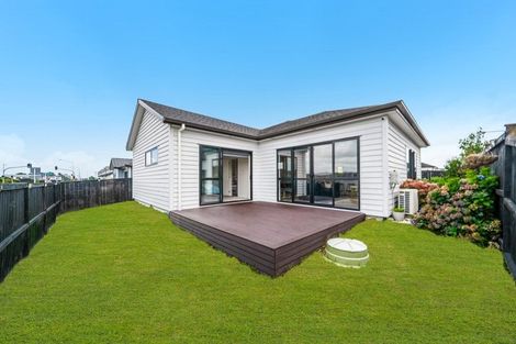 Photo of property in 6 Kakabeak Way, Takanini, 2110