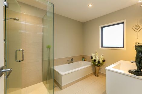 Photo of property in 111 Wairau Road, Oakura, 4314