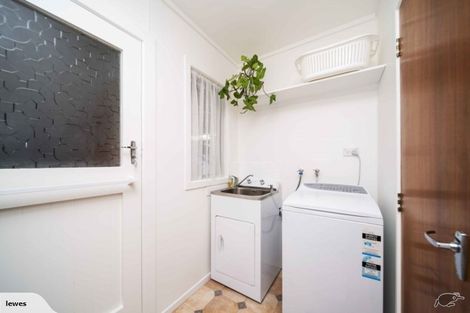 Photo of property in 13 Ambury Place, Merrilands, New Plymouth, 4312