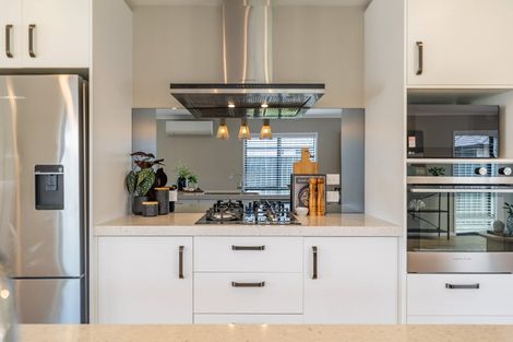 Photo of property in 19 Te Kaeaea Crescent, Wallaceville, Upper Hutt, 5018