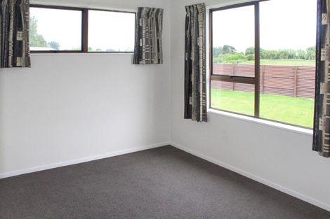 Photo of property in 37 Humphries Place, Awapuni, Palmerston North, 4412