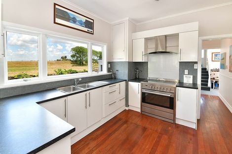 Photo of property in 2083 State Highway 16, Helensville, 0875