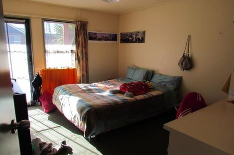 Photo of property in 17 Howe Street, North Dunedin, Dunedin, 9016