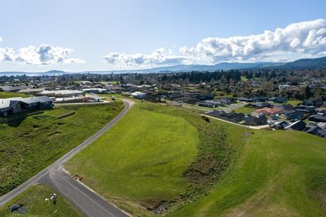 Photo of property in 52 Great Road West, Matipo Heights, Rotorua, 3015