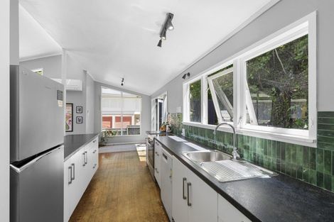 Photo of property in 89 Mulberry Street, Normandale, Lower Hutt, 5010