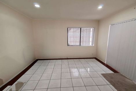 Photo of property in 74 Caribbean Drive, Unsworth Heights, Auckland, 0632