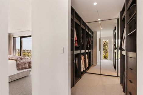 Photo of property in 3 Inverness Lane, Redcliffs, Christchurch, 8081