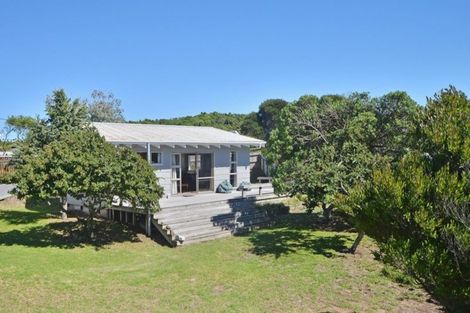 Photo of property in 52 Blue Pacific Parade, Riversdale Beach, Masterton, 5872