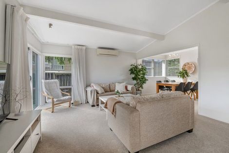 Photo of property in 9 Woodstock Road, Forrest Hill, Auckland, 0620
