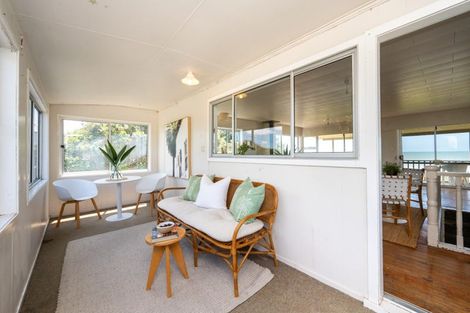 Photo of property in 233 Clifton Road, Te Awanga, 4102