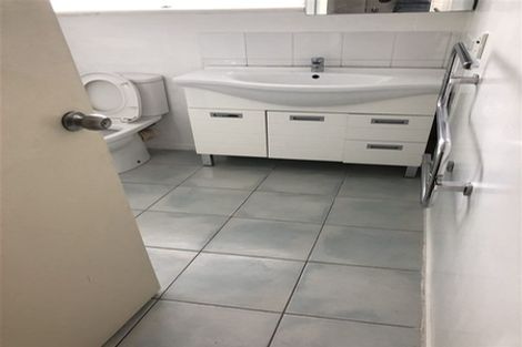 Photo of property in 3/45 Blockhouse Bay Road, Avondale, Auckland, 1026