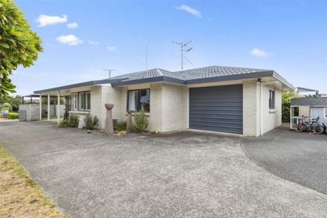 Photo of property in 21 Percy Road, Papamoa Beach, Papamoa, 3118