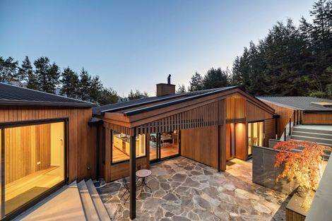 Photo of property in 18 Falcon Heights, Mount Creighton, Queenstown, 9371