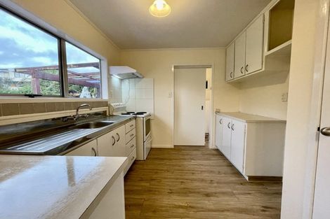 Photo of property in 36 Goodwood Drive, Goodwood Heights, Auckland, 2105