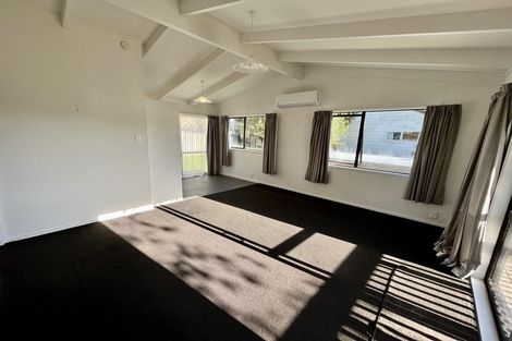 Photo of property in 50 Sungrove Rise, Sunnyvale, Auckland, 0612