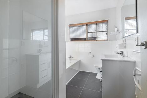 Photo of property in 7 Apsley Drive, Russley, Christchurch, 8042