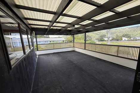 Photo of property in 11 Waiwera Place, Waiwera, Orewa, 0994