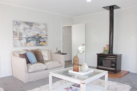 Photo of property in 70 Hutchinsons Road, Bucklands Beach, Auckland, 2014