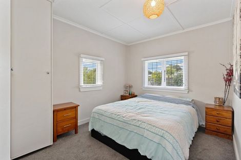 Photo of property in 176 Bowhill Road, New Brighton, Christchurch, 8083