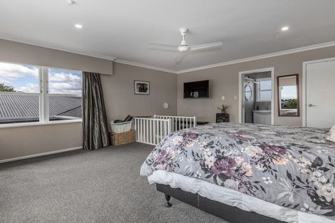 Photo of property in 42 Kennedy Drive, Levin, 5510