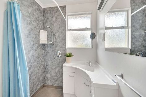 Photo of property in 12 Oxford Street, Holmes Hill, Oamaru, 9401