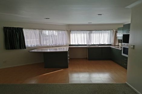 Photo of property in 70 Sturges Road, Henderson, Auckland, 0612