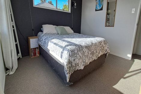 Photo of property in 15 Mile Place, Henderson, Auckland, 0612