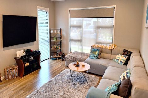 Photo of property in 19 Te Kaeaea Crescent, Wallaceville, Upper Hutt, 5018