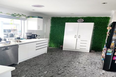 Photo of property in 63 Carlisle Road, Torbay, Auckland, 0630