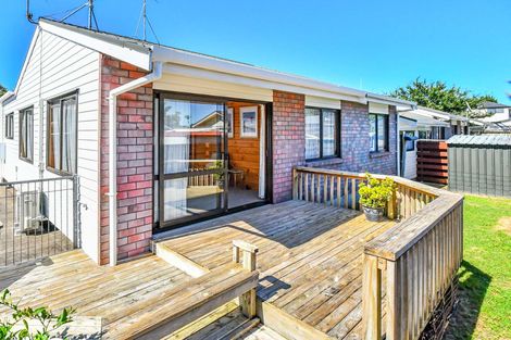 Photo of property in 1/29 Beach Road, Pahurehure, Papakura, 2113